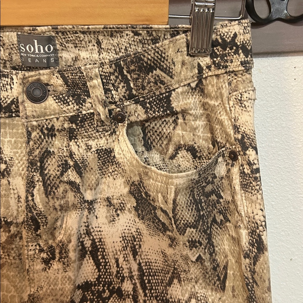 Soho Beige and Brown Snakeskin Jeans size 4 - Picture 5 of 8